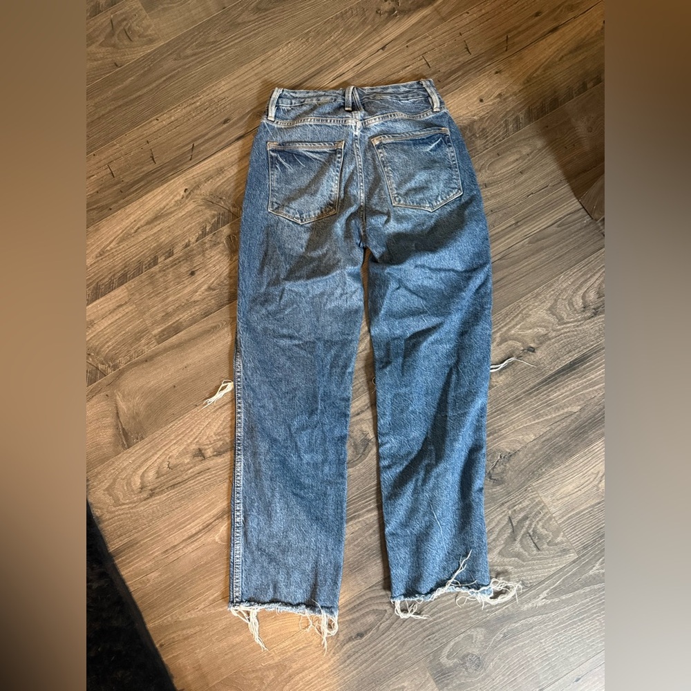 Good American Relaxed Fit Blue Jeans - Picture 5 of 5